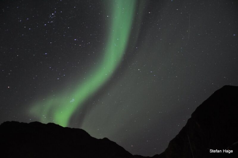 Noorderlicht boven Uttakleiv, Lofoten, Noorwegen